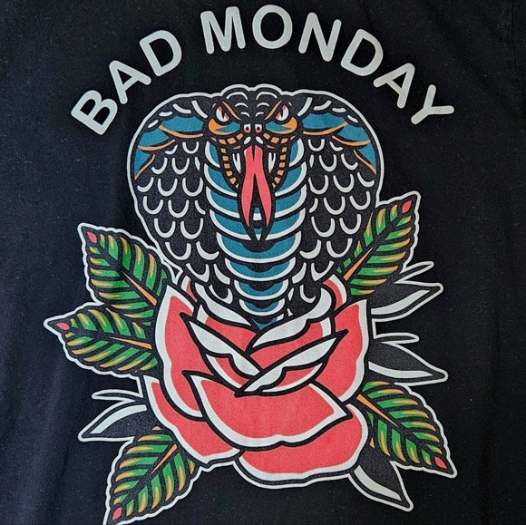 BAD MONDAY T Shirt Graphic 100% Cotton Black Snake Tattoo Style Men Size Medium - Picture 9 of 9